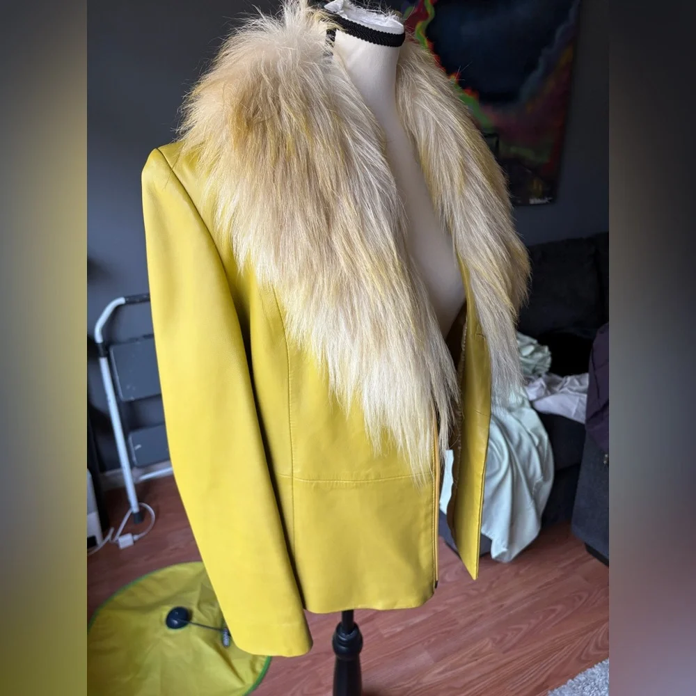 D’errico Yellow Leather Jacket with faux Collar - Picture 3 of 6